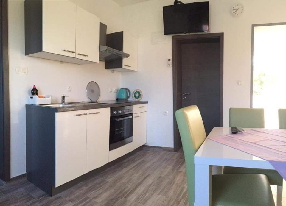 Apartmani Villa Anna Razanac Luaran gambar